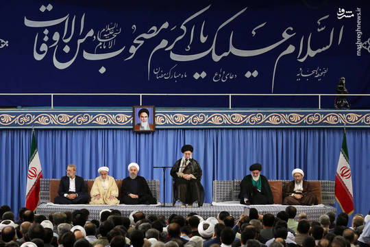 به‌مناسبت عید سعید فطر،‌ جمعی از مسئولان نظام، سفرای کشورهای اسلامی و قشرهای مختلف مردم، پیش از ظهر جمعه در حسینیه‌ی امام خمینی با رهبر انقلاب اسلامی دیدار کردند.

