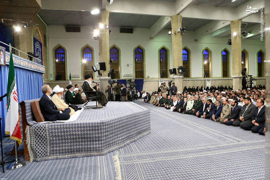 جمعی از مسئولان نظام، سفرای کشورهای اسلامی و قشرهای مختلف مردم