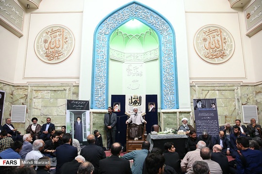 مراسم بزرگداشت مرحوم حجت الاسلام والمسلمین سید علی اکبر موسوی حسینی، استاد «اخلاق در خانواده» با حضور مسئولین لشکری و کشوری و جمعی از مردم در مسجد فائق خیابان 17 شهریور تهران برگزار شد.