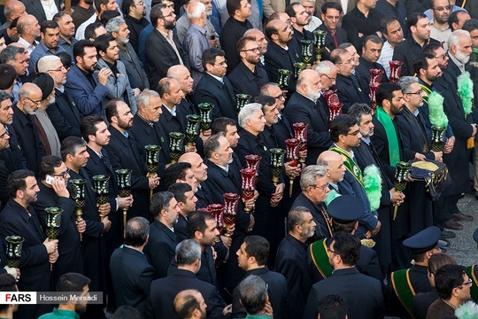 همزمان با فرارسیدن سالروز وفات حضرت عبدالعظیم حسنی (ع)، مراسم تعویض پرچم گنبد حرم عبدالعظیم حسنی (ع) با حضور جمعی از خدام آستان عبدالعضیم حسنی و جمعی از خادمان حرم حضرت معصومه (س) و زائران آن حضرت انجام شد.

