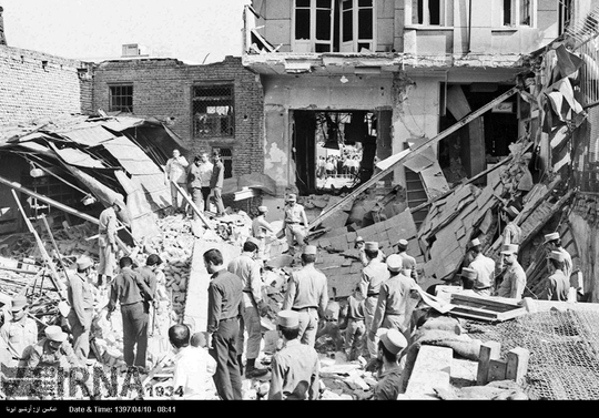 ایرنا - تهران - 17 تیر 1365 - انفجار یک کپسول 50 کیلویی گاز بر اثر بمب در قهوه خانه ای در ضلع جنوب شرقی میدان انقلاب توسط گروهک منافقین، موجب تخریب سه مغازه و مجروح شدن 37 نفر شد.