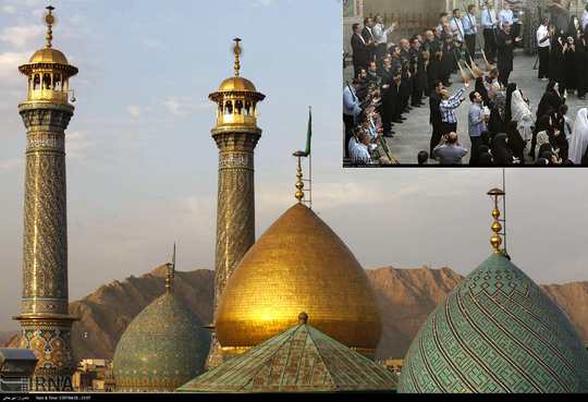 مراسم بزرگداشت حضرت حمزه بن موسی الکاظم و حضرت احمد بن موسی الکاظم (شاهچراغ) علیهم السلام، به اهتزاز در آمدن پرچم گنبد منور امامزاده حمزه همراه با جمع خوانی خدام این بارگاه ملکوتی در صحن امام زاده حمزه (ع) برگزار شد.