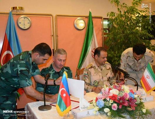 مرزبانان آستارای جمهوری اسلامی ایران و لنکران جمهوری آذربایجان برای دیواره سازی ۶۰۰ متر از رودخانه مرزی آستارا چای در شمال غربی استان گیلان به جهت پیشگیری از وقوع سیلاب تفاهم نامه امضا کردند.