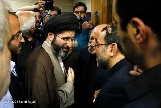 مراسم ترحیم حاجیه خانم تابش والده حمیدرضا مقدم‌فر، مشاور فرمانده کل سپاه پاسداران انقلاب اسلامی در مسجد امام صادق‌(ع) واقع در میدان فلسطین برگزار شد.