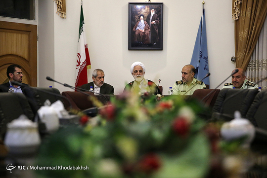 جلسه مسئولان امنیتی و قضایی درباره پرونده اخلالگران ارزی با حضور حجت‌الاسلام محسنی‌اژه‌ای معاون اول قوه قضاییه، سردار حسین رحیمی فرمانده انتظامی تهران بزرگ، عباس جعفری دولت آبادی دادستان تهران، بازپرسان پرونده‌های ارزی و مسئولان سازمان اطلاعات سپاه و وزارت اطلاعات در دادستانی تهران برگزار شد.