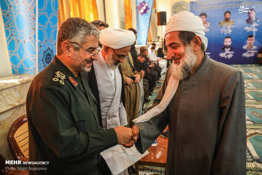 مراسم بزرگداشت شهدای مریوان  با حضور سرلشکر جعفری فرماندهی سپاه پاسداران در ستاد فرماندهی نیروی زمینی سپاه برگزار شد.