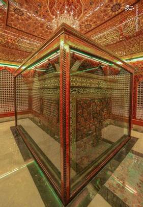  نمایی زیبا از درون ضریح مطهر حضرت ابا الفضل علیه السلام.