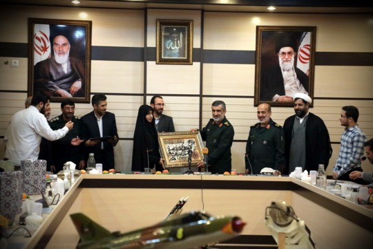 فرمانده نیروی هوافضای سپاه از برخی نخبگان دانشگاهی و برگزیدگان کنکور 97 تقدیر کرد.