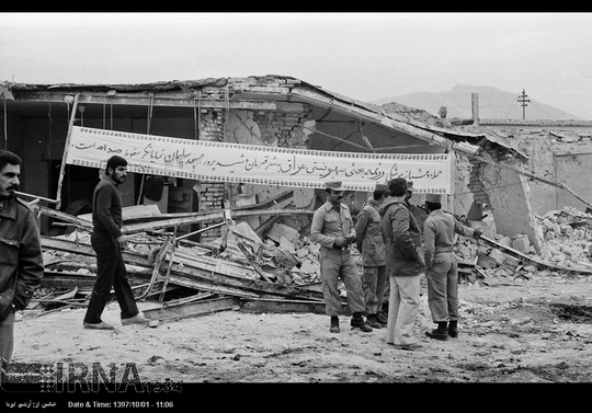 چهارم دی 1362 - در جریان جنگ تحمیلی عراق علیه ایران، بر اثر حمله موشکی رژیم بعثی عراق به شهر مسجد سلیمان، 30 تن شهید ، 92 نفر مجروح و 50 واحد مسکونی به طور کامل تخریب شد.
