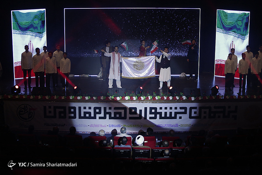 مراسم اختتامیه و تقدیر از برگزیدگان پنجمین جشنواره هنر مقاومت با حضور هنرمندان، مدیران و مسئولین لشکری و کشوری در کانون پرورش فکری کودکان و نوجوانان برگزار شد.
