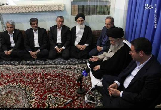 رضا رحمانی وزیر صنعت، معدن و تجارت در سفر به استان قم با علما و مراجع تقلید دیدار و گفت وگو کرد.
