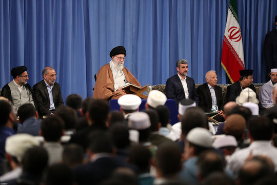 استادان، قاریان، حافظان و شرکت کنندگان در سی و ششمین دوره مسابقات بین‌المللی قرآن کریم  با حضرت آیت‌الله خامنه‌ای رهبر معظم انقلاب اسلامی دیدار کردند.