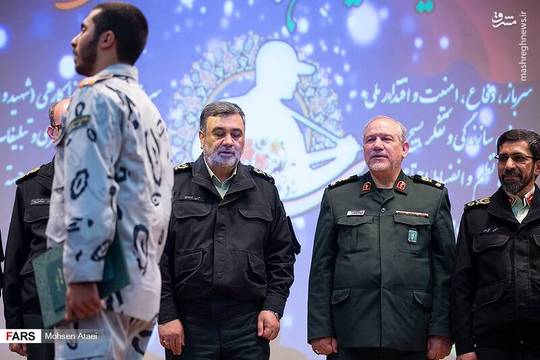 جشنواره «جوان سرباز» با حضور سرلشکر سیدرحیم صفوی دستیار و مشاور عالی فرمانده کل قوا و جمعی از فرماندهان، سربازان منتخب سپاه، ارتش، ناجا و وزارت دفاع در ستاد فرماندهی نیروی انتظامی برگزار شد.