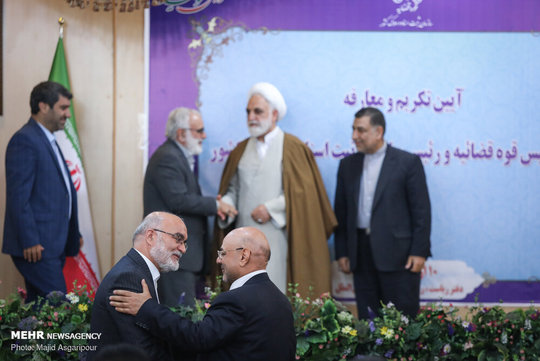 مراسم تکریم و معارفه رئیس سازمان ثبت اسناد و املاک کشور با حضور معاون اول قوه قضائیه برگزار شد.