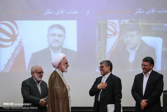مراسم تودیع و معارفه ریاست سازمان پزشکی قانونی کشور با حضور غلامحسین محسنی اژه ای معاون اول رئیس قوه قضائیه برگزار شد.
با حکم رئیس قوه قضائیه، عباس مسجدی آرانی جایگزین احمد شجاعی به عنوان رئیس سازمان پزشکی قانونی کشور منصوب شد.
