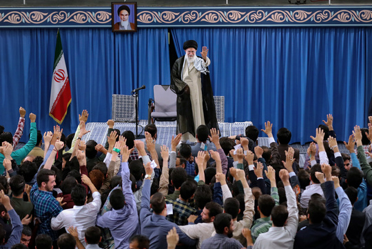 دیدار جمعی از دانشجویان با رهبر انقلاب
