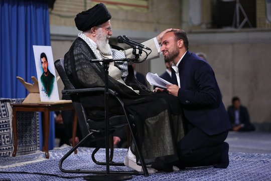 دیدار جمعی از دانشجویان با رهبر انقلاب
