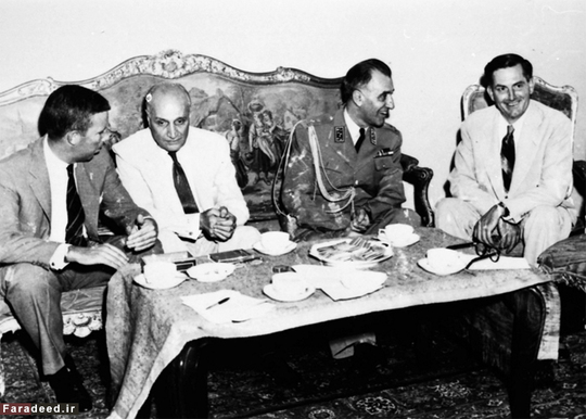 ملاقات فضل الله زاهدی با لویی هندرسن (سمت راست) سفیر امریکا، ویلیام وارنی و نورمن پل. 31 آگوست

