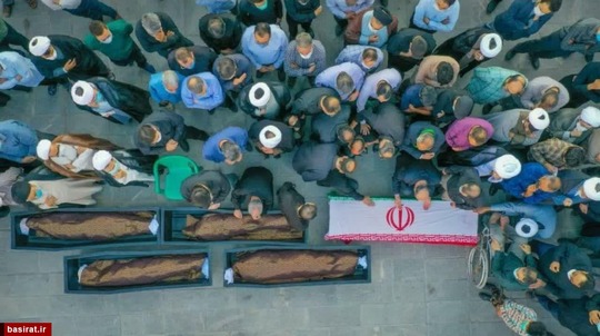 تشییع پیکر دکتر محمدحسین فرج‌نژاد (طلبه نخبه و استاد برجسته سواد رسانه‌ای) و اعضای خانواده اش در یزد