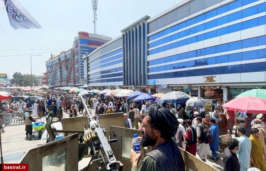 نگهبانی نظامی طالب در شهر کابل