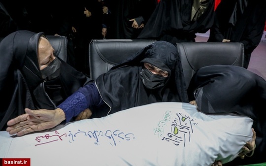 وداع با پیکر فرزند بعد از 38 سال چشم انتظاری