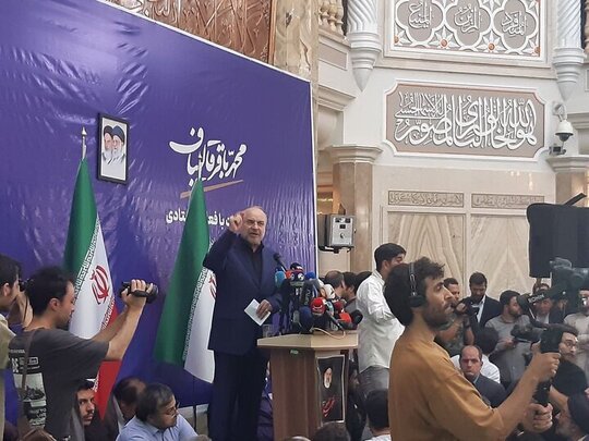 قالیباف در مسجد امام صادق (ع)