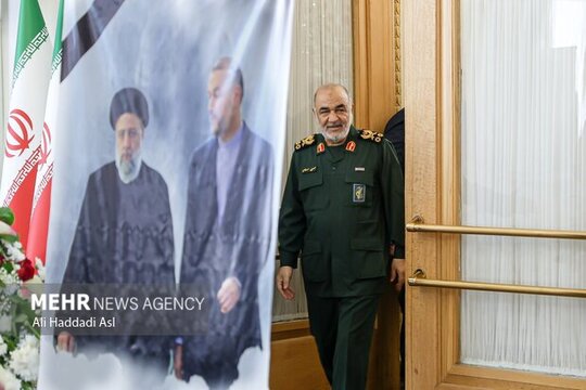 آئین گرامیداشت یاد و خاطره شهدای پرواز اردیبهشت