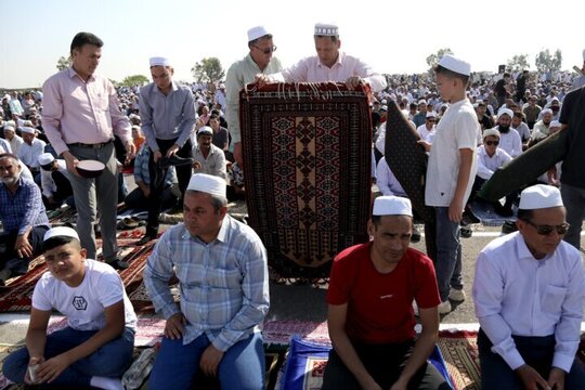 اقامه نماز عید قربان در بندر ترکمن