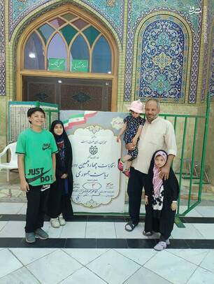 حضو کودکان در پای صندوق‌های رای