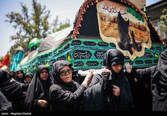 عزاداری کاروان بنی‌اسد در روز سوم شهات امام حسین(ع) در تهران.