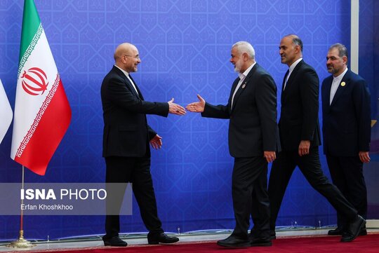 استقبال رئیس مجلس شورای اسلامی از مهمانان مراسم تحلیف چهاردهمین دوره ریاست جمهوری
