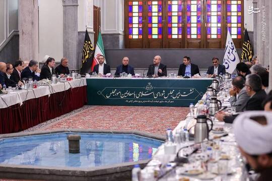 معاونین امور مجلس دستگاه‌های مختلف با محمدباقر قالیباف رئیس مجلس شورای اسلامی دیدار کردند.