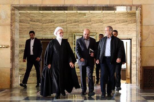 نشست مشترک سران قوای مجریه، مقننه و قضائیه به میزبانی رئیس‌جمهور در نهاد ریاست‌جمهوری برگزار شد.