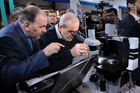 بازدید رئیس جمهور از نمایشگاه ایران‌ ساخت
