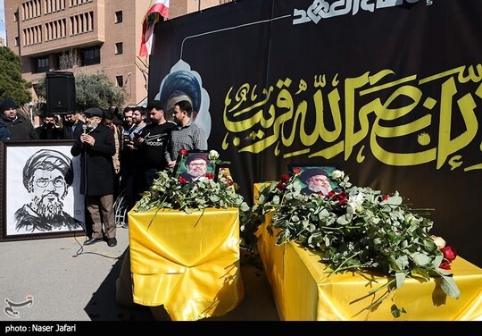 مراسم تشیع نمادین رهبران حزب الله لبنان با حضور دانشجویان و اساتید دانشگاهی از مسجد به سمت دانشکده کامپیوتر برگزار شد.