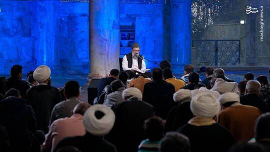 در دومین شب ماه مبارک رمضان حاج محمود کریمی مداح اهل بیت در حرم مطهر امیرالمومنین علیه‌السلام نجف اشرف به مناجات خوانی پرداخت.
