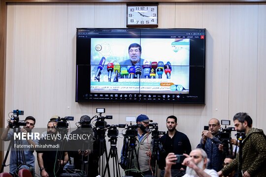 نشست خبری رئیس ستاد مرکزی انتفاضه و روز جهانی قدس با حضور سردار رمضان شریف رئیس ستاد بزرگداشت روز قدس امروز چهارشنبه ۶ فروردین ۱۴۰۴ در دفتر مرکزی شورای هماهنگی تبلیغات اسلامی برگزار شد.