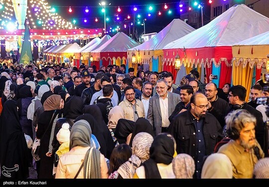 شهردار تهران با حضور در باغ راه حضرت زهرا(س) و شرکت در رویداد «مهمونی شهر» از اقدامات درحال اجرای این محدوده بازدید کرد.