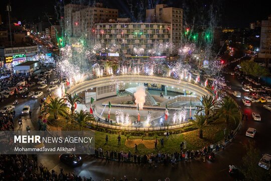 دومین سال از برگزاری رویداد فرهنگی و اجتماعی «افطارخونه» در بلوار کشاورز تهران از دوشنبه چهارم فروردین تا دهم فروردین ۱۴۰۴ پذیرای عموم مردم بود