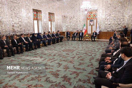 دیدار نوروزی جمعی از مسئولان نظام با رئیس مجلس شورای اسلامی