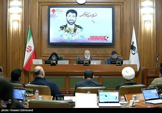 سیصد و پانزدهمین جلسه شورای شهر تهران با حضور معاون امور فرهنگی و اجتماعی شهردار تهران و تشریح اقدامات شهرداری در ایام نوروز و ماه رمضان برگزار شد.