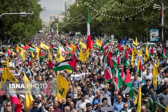 نمازگزاران تهرانی، جمعه ۲۲ فروردین بعد از اقامه نماز جمعه در راهپیمایی «جمعه‌های خشم»، با اعلام حمایت از مردم مظلوم فلسطین، انزجار خود را از جنایات رژیم صهیونیستی اعلام کردند.