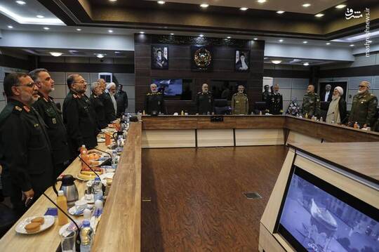 فرماندهان سپاه با فرماندهان ارتش بمناسبت فرارسیدن روز ارتش و نیروی زمینی در ستاد نزاجا دیدار کردند.