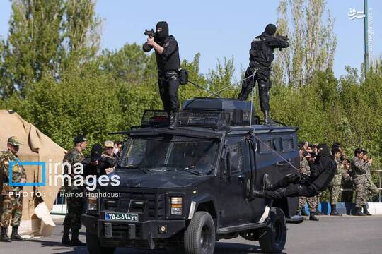 مراسم رژه «روز ارتش» جمهوری اسلامی ایران در تبریز