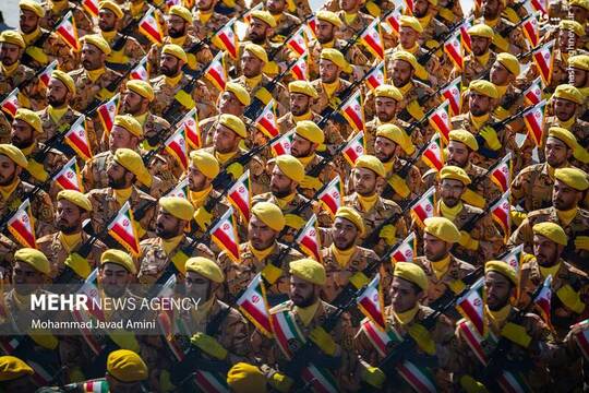 مراسم رژه «روز ارتش» جمهوری اسلامی ایران در قزوین