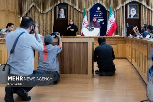 نشست خبری فاطمه مهاجرانی سخنگوی دولت صبح امروز دوشنبه ۲ اردیبهشت با حضور اصحاب رسانه برگزار شد.