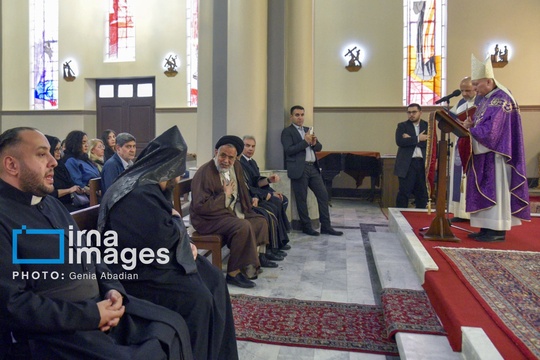 مراسم دعا ونیایش به مناسبت درگذشت «پاپ فرانسیس اول» رهبر کاتولیک های جهان، عصر شنبه (۶ اردیبهشت) در کلیسای حضرت یوسف (ع) برگزار شد.