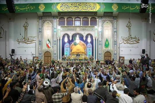 مراسم جشن بزرگداشت شب میلاد حضرت فاطمه معصومه سلام‌الله‌علیها با سخنرانی حجت الاسلام پناهیان و مداحی حاج محمود کریمی با حضور پرشور مردم در شبستان امام خمینی(ره) حرم مطهر بانوی کرامت برگزار شد.