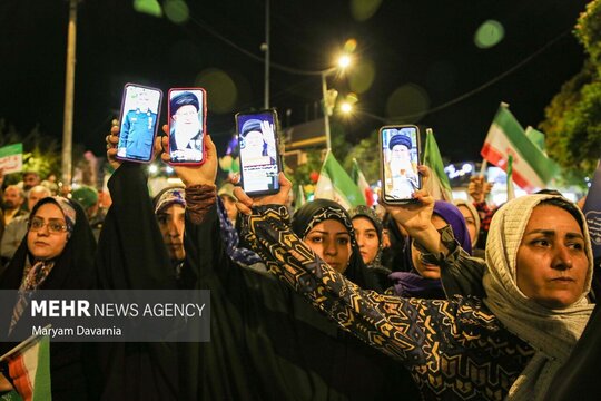 تجمع مردمی در اعتراض به یاوه گویی ترامپ علیه ولی امر مسلمین امام خامنه ای، شامگاه چهارشنبه ۲۸ خرداد در میدان شهید بجنورد برگزار شد.