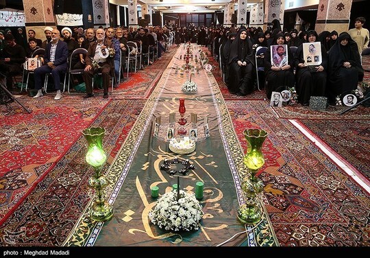 مراسم بزرگداشت اربعین مردان آسمانی عصر جمعه با حضور جمعی از خانواده شهدای جنگ تحمیلی ۱۲ روزه در امامزاده علی اکبر چیذر برگزار شد.